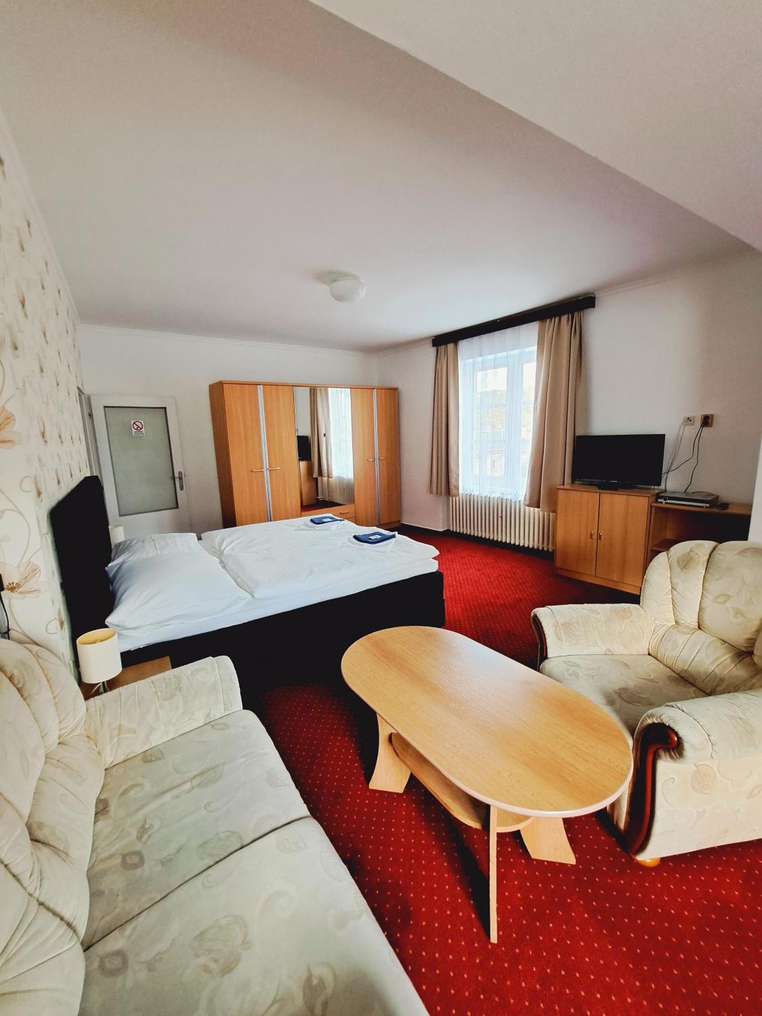 Hotel Grand Tanvald Exterior foto